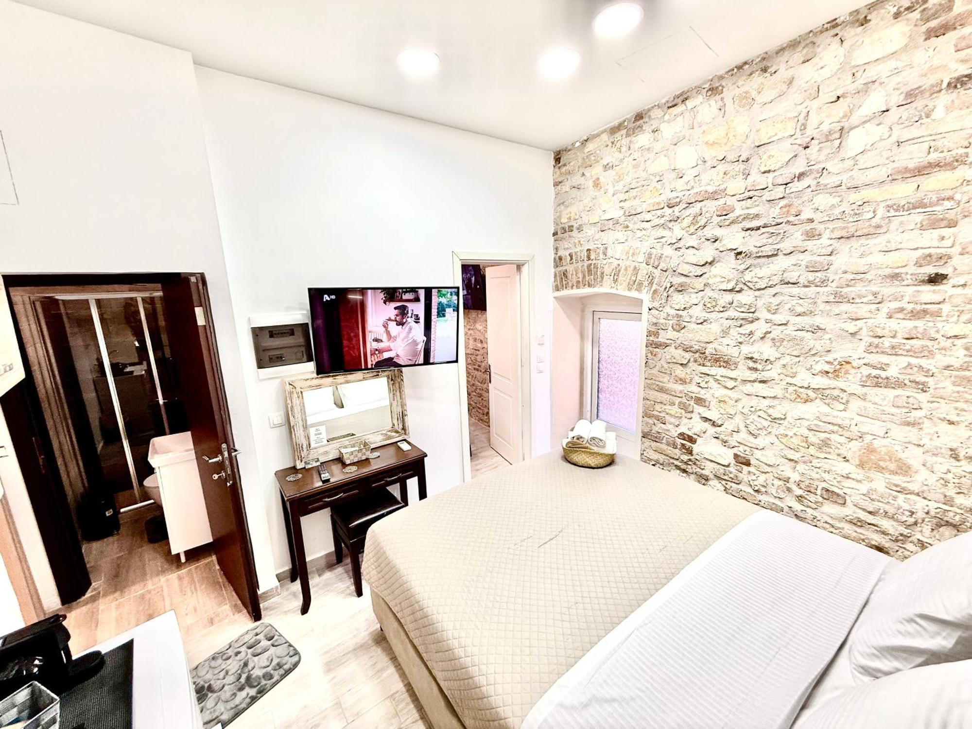 Travelers Luxury Suites, & * Corfu (city)