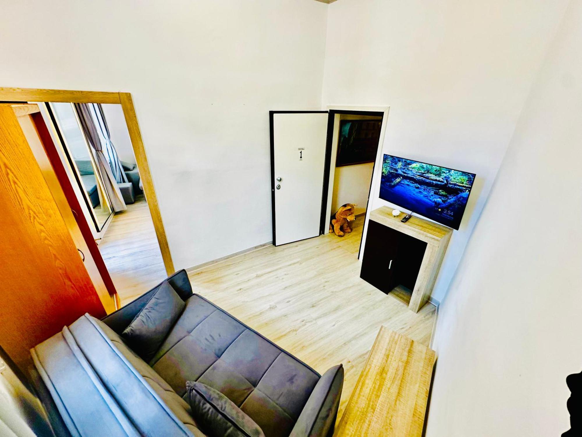 Travelers Luxury Suites, & Appartement *