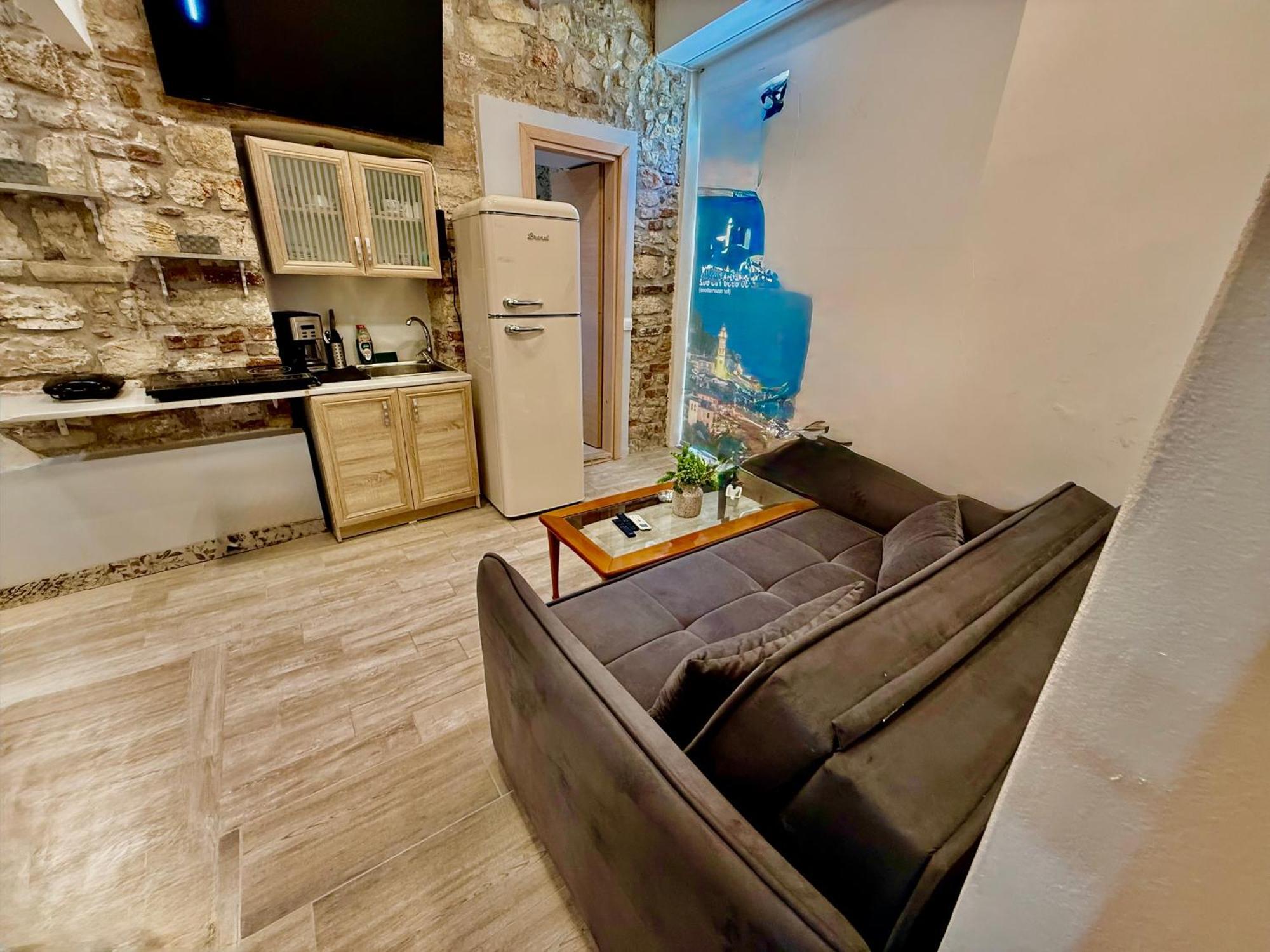 Travelers Luxury Suites, & * Corfu (city)