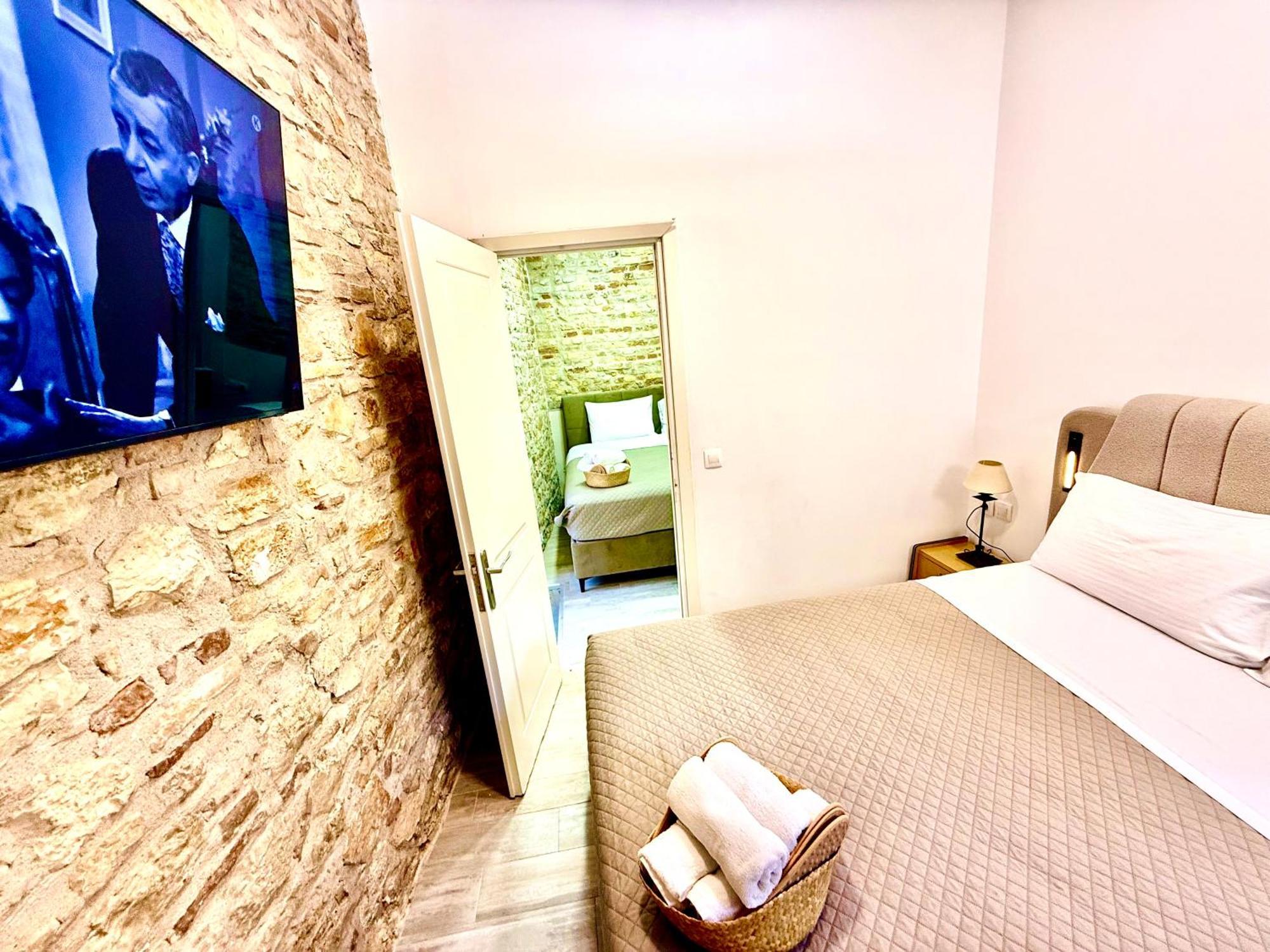 Travelers Luxury Suites, & Appartement *